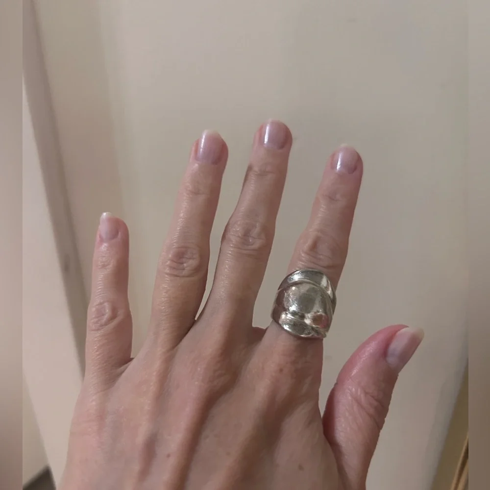 Sterling Silver Women's Ring - Picture 2 of 8